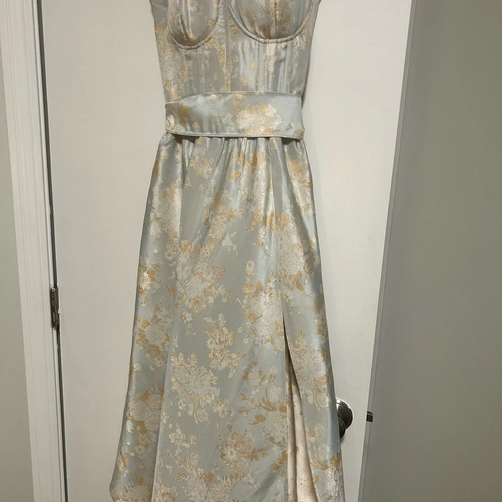 V. Chapman Blue and Gold Floral Midi Dress - Picture 4 of 4